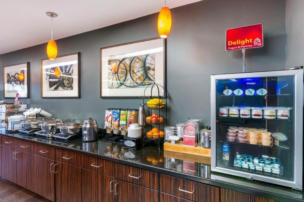 Best Western Plus Olathe Hotel Экстерьер фото