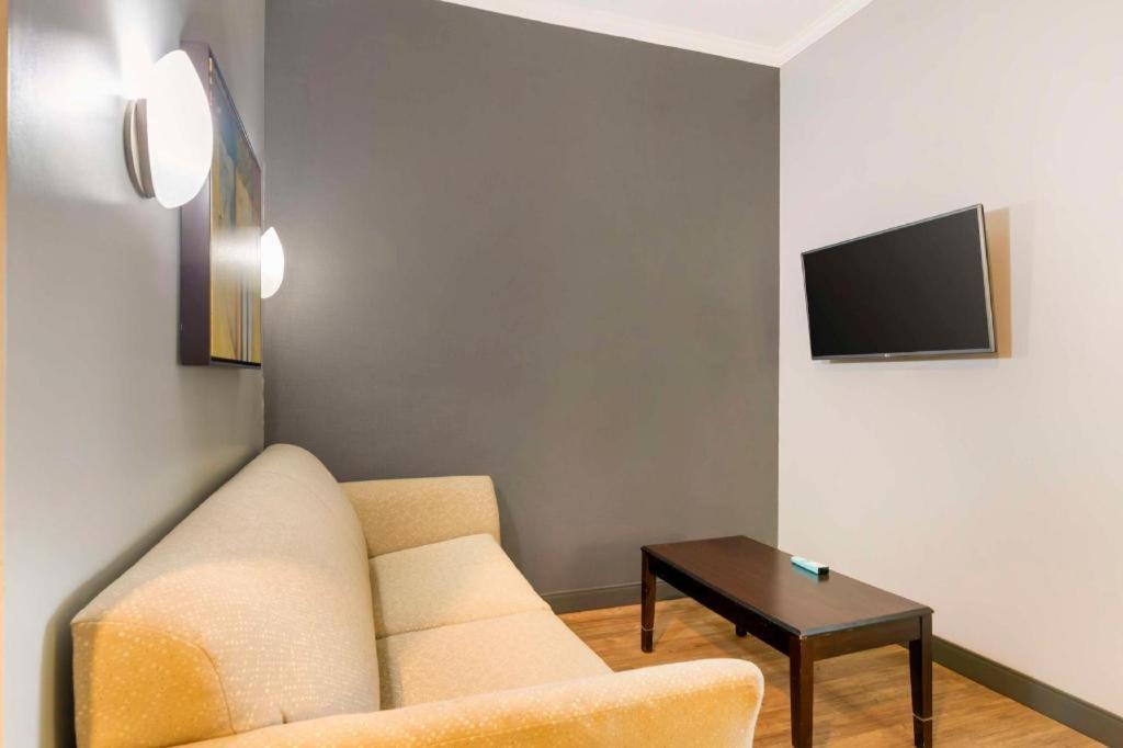 Best Western Plus Olathe Hotel Экстерьер фото