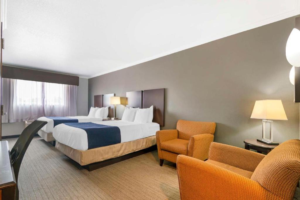 Best Western Plus Olathe Hotel Экстерьер фото