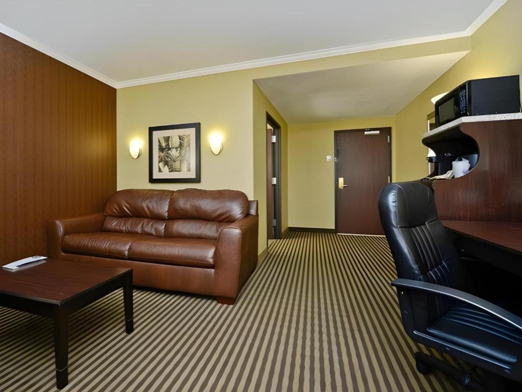 Best Western Plus Olathe Hotel Экстерьер фото