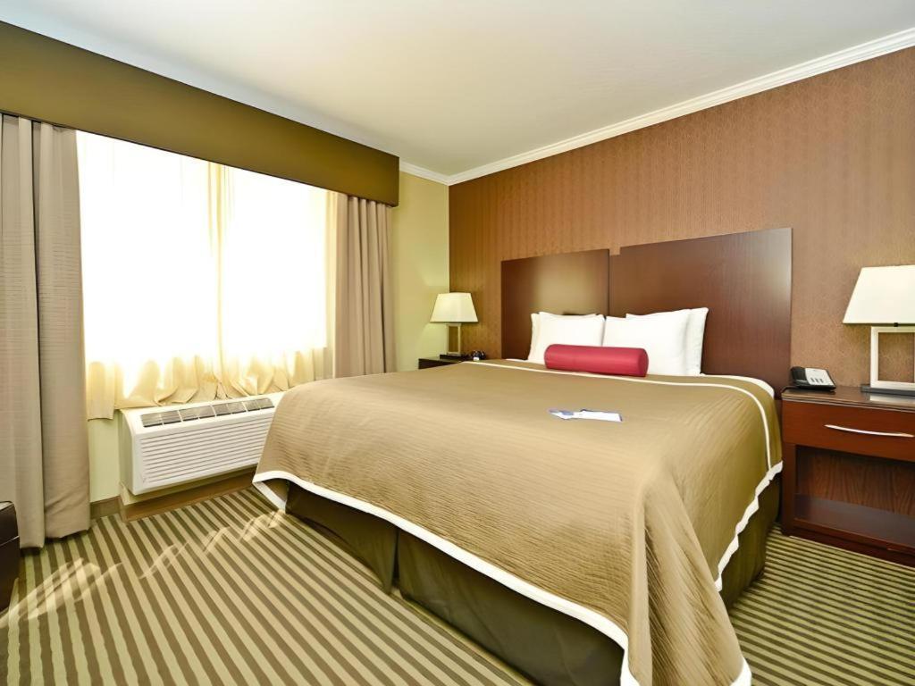 Best Western Plus Olathe Hotel Экстерьер фото