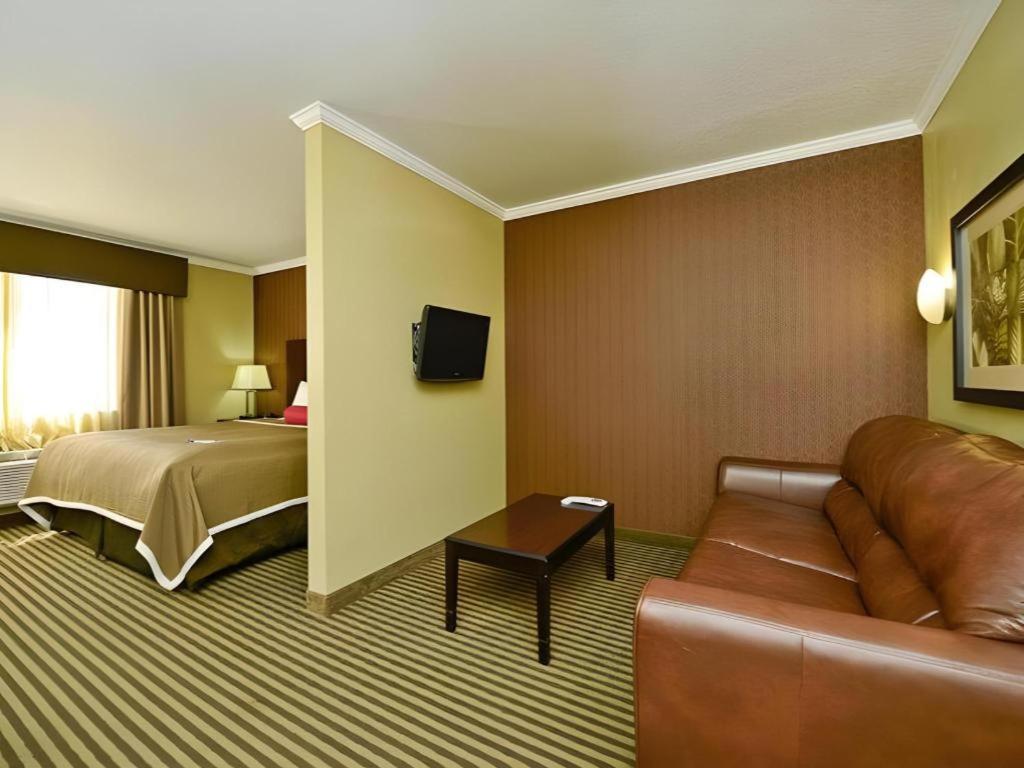 Best Western Plus Olathe Hotel Экстерьер фото