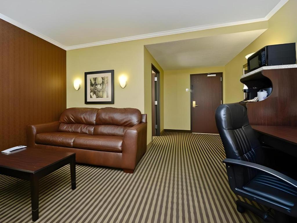 Best Western Plus Olathe Hotel Экстерьер фото