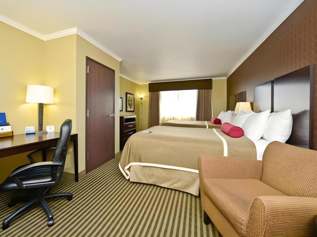 Best Western Plus Olathe Hotel Экстерьер фото