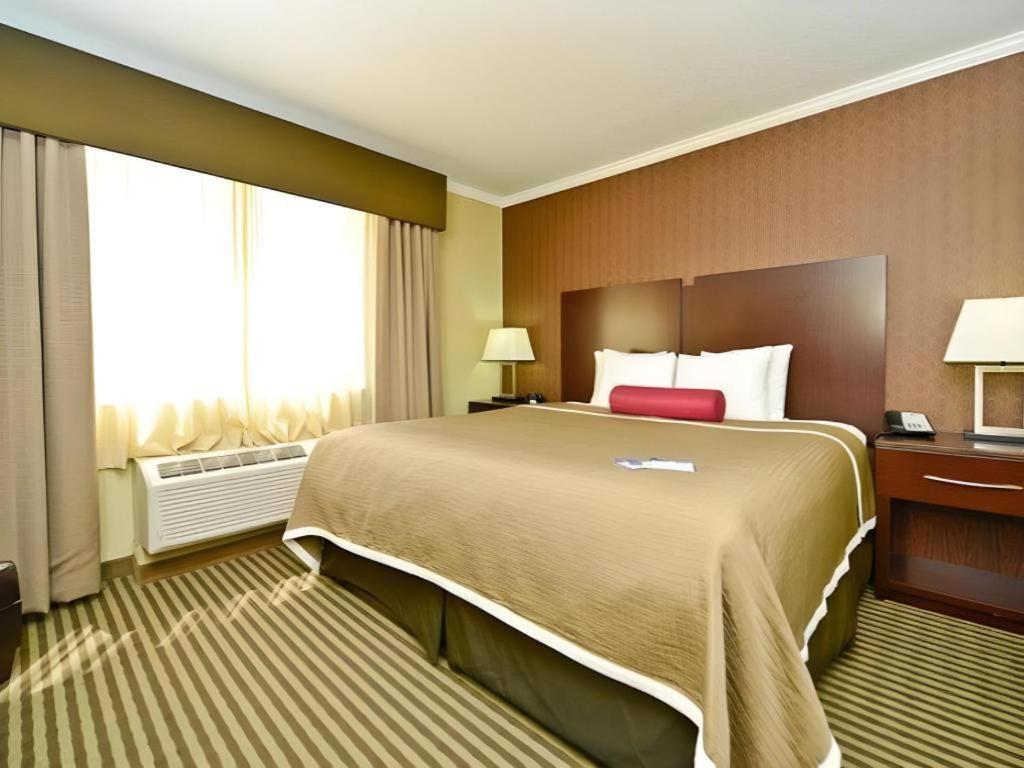 Best Western Plus Olathe Hotel Экстерьер фото