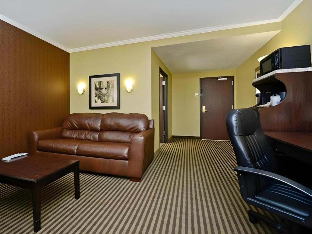Best Western Plus Olathe Hotel Экстерьер фото